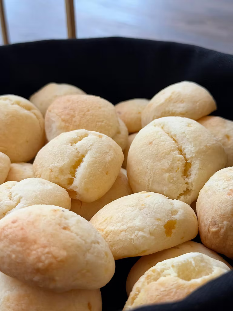 Traditionel Ostebrød — Pão de Queijo Tradicional
