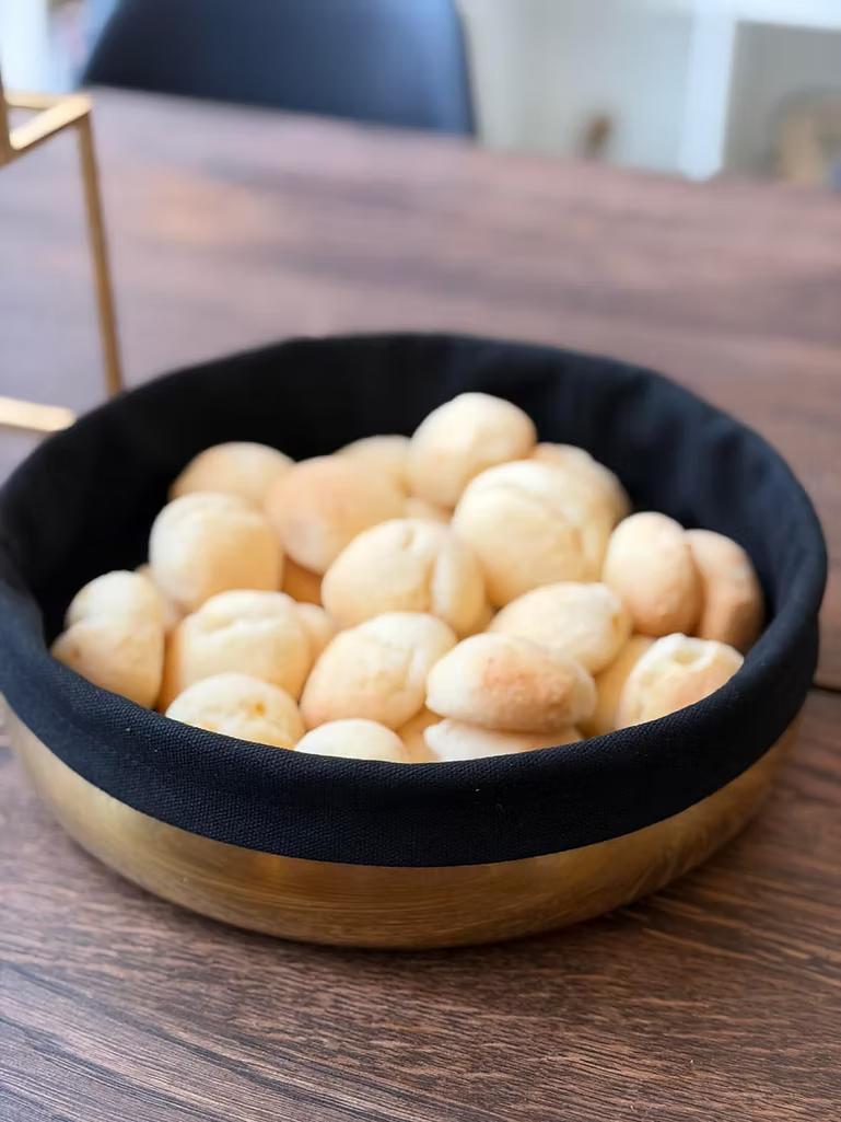 Traditionel Ostebrød — Pão de Queijo Tradicional
